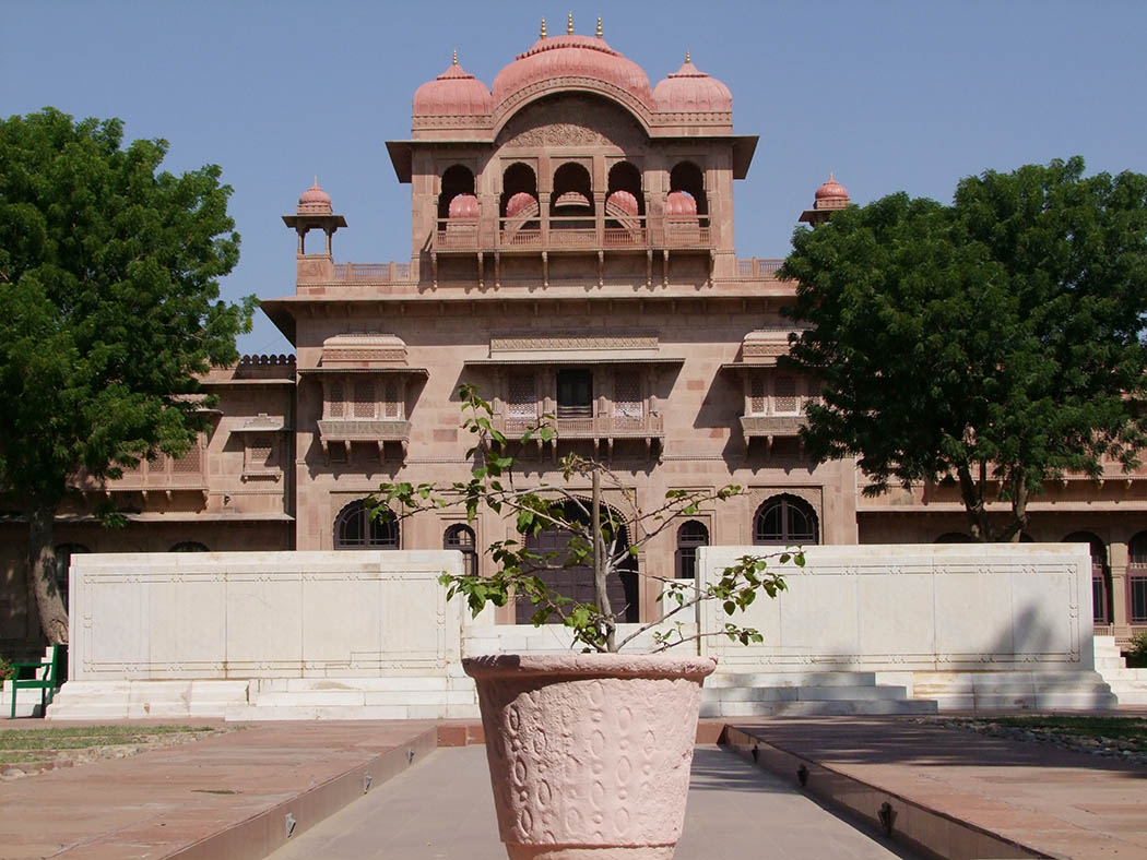 Hotel in Birkaner