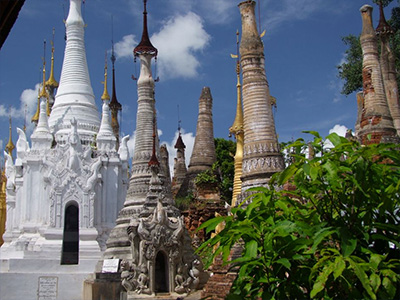 Kinder bij tempel